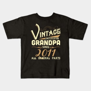 Vintage Grandpa Since 2011 Funny Man Myth Legend Daddy Kids T-Shirt